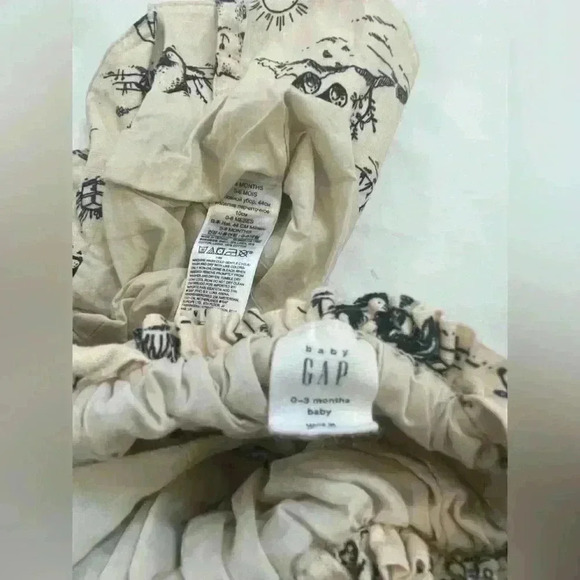 Baby Gap Size 0-3 Months Dress and Hat Set - Picture 6 of 9